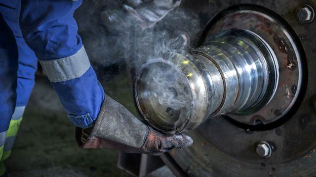 ENRX-induction-shrink-fitting-of-bearing-rings